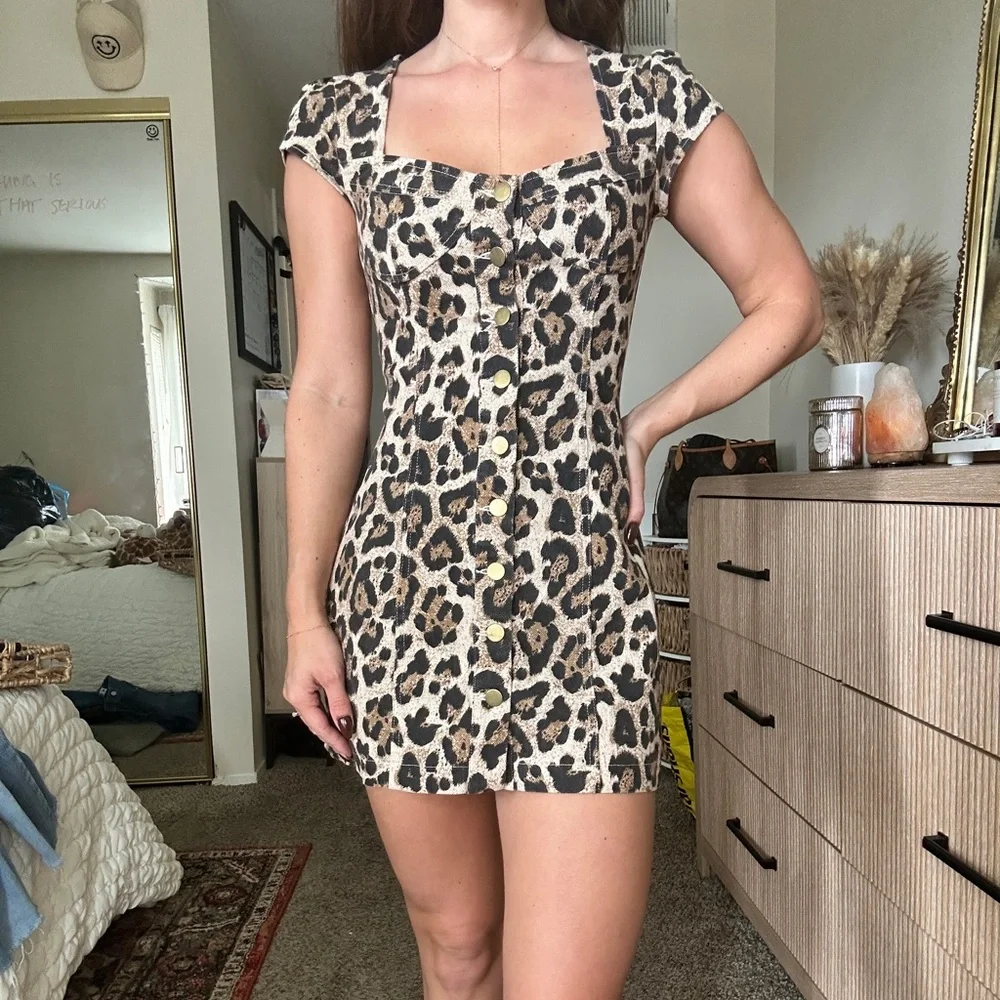 Leopard Button Front Mini S - Picture 4 of 7